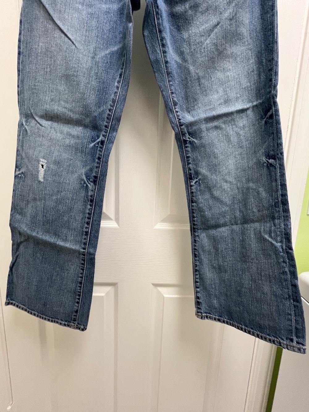 Unisex Old Navy Distressed Bootcut 30W x 30L - Picture 3 of 16